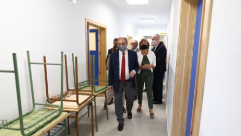Javier Lamb&aacute;n en una visita al colegio de A&iacute;nsa