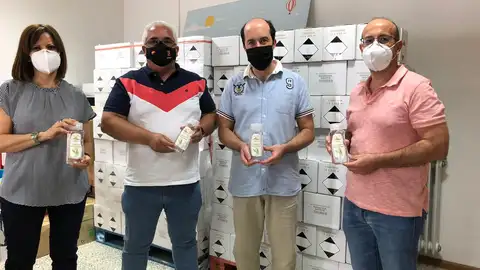 Entrega de gel en Arenales Campaña Mancha Norte