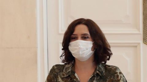 Ayuso anuncia que la Comunidad de Madrid limitar&aacute; a 10 personas las reuniones y har&aacute; dos millones de test r&aacute;pidos