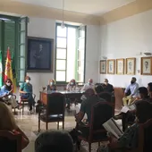 Reunión en el Salón Regio municipal Reunión en el Salón Regio municipal