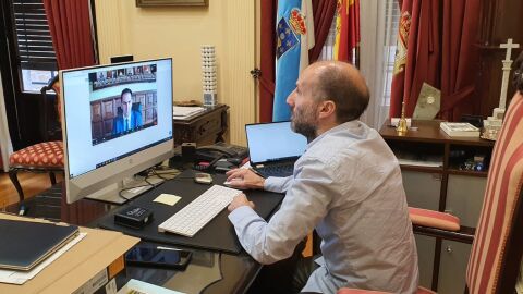 Reuni&oacute;n de alcades de tinta cidades para rexeitar o acordo entre Facenda e a FEMP