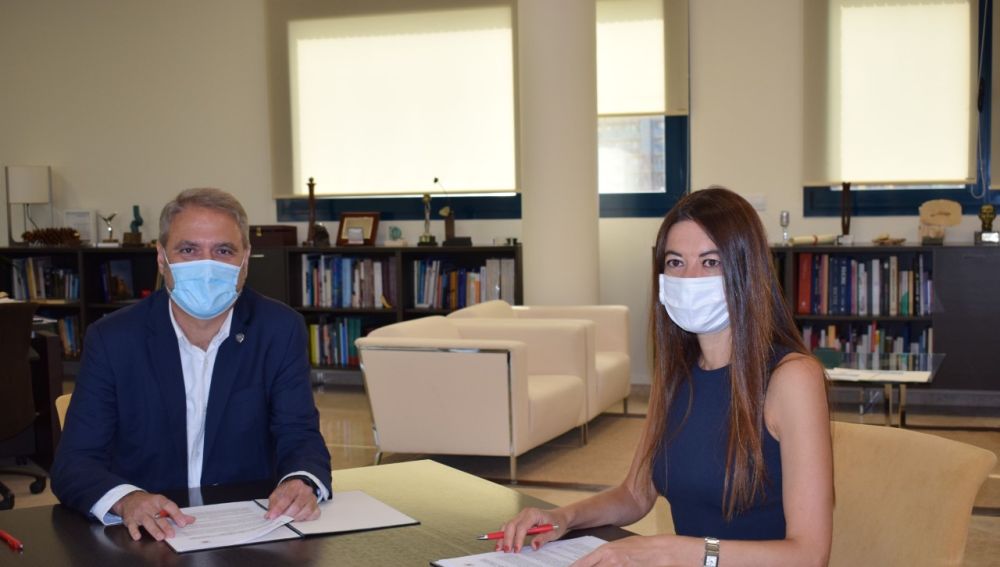 Juan José Ruiz y Carolina Pascual en la UMH.