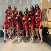 Las 15 jugadoras del Club Balonmano Elche que estuvieron en la localidad malagueña de Alhaurín de la Torre para disputar la fase final de la Copa de la Reina 2019/20.