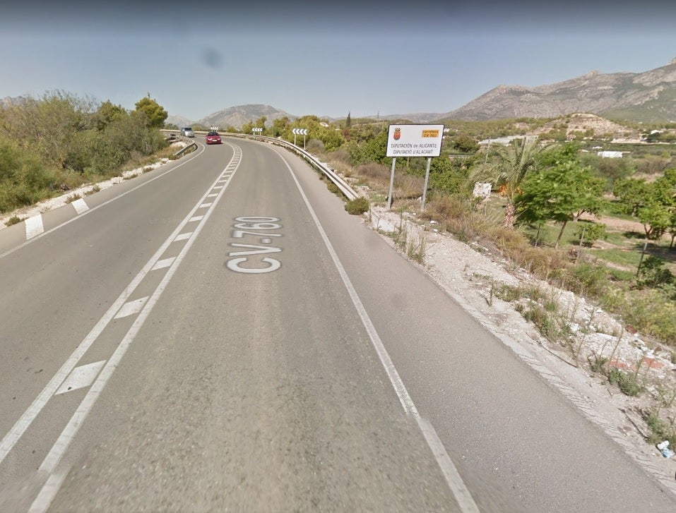 Un motorista resulta herido al chocar contra un coche en el término de Altea Un motorista resulta herido al chocar contra un coche en el término de Altea