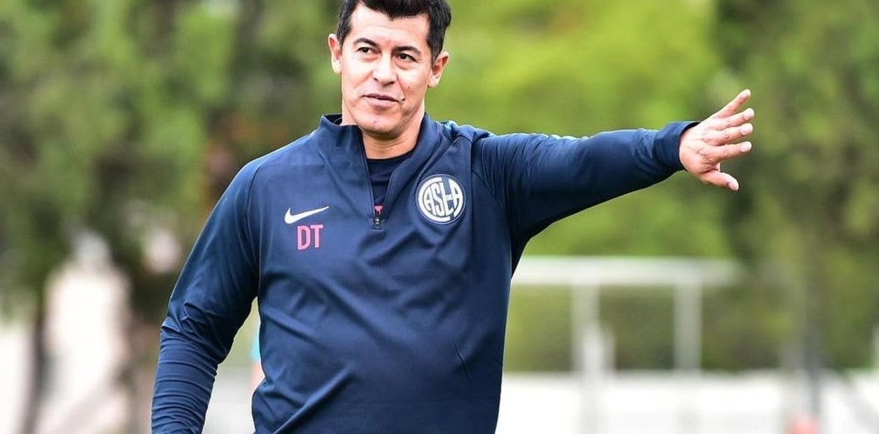 El Elche presenta a Almirón y Leandro Fernández ficha por el Porto El Elche presenta a Almirón y Leandro Fernández ficha por el Porto