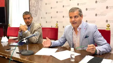 César Díaz Manuel Olivares