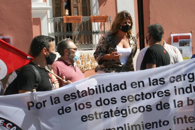 Reunión entre Elena Amaya y el CTM para analizar el futuro de la industria auxiliar en Cádiz Reunión entre Elena Amaya y el CTM para analizar el futuro de la industria auxiliar en Cádiz