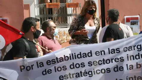 La alcaldesa de Puerto Real y miembros del CTM y CGT La alcaldesa de Puerto Real y miembros del CTM y CGT