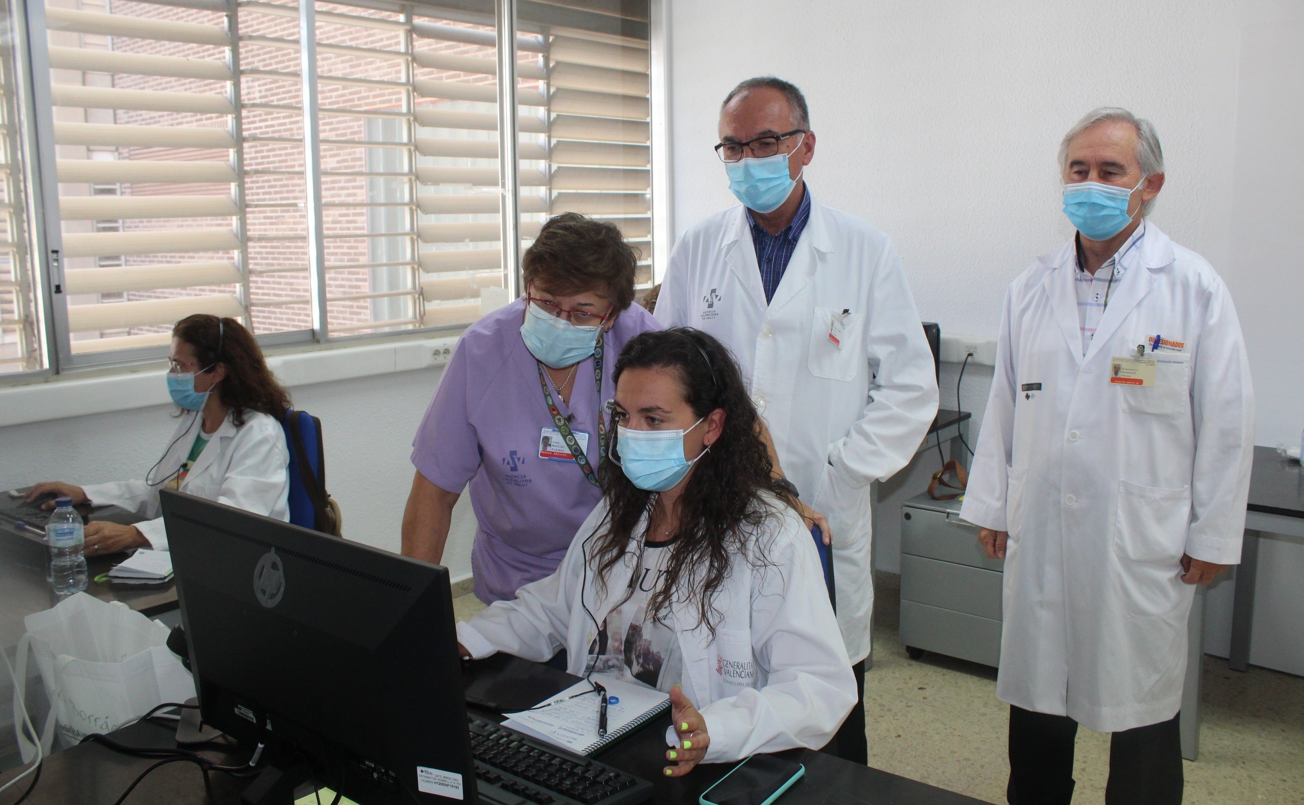 El Hospital General de Alicante instala un sistema telefónico para recoger llamadas que no se pueden atender en los centros de salud por la alta demanda El Hospital General de Alicante instala un sistema telefónico para recoger llamadas que no se pueden atender en los centros de salud por la alta demanda