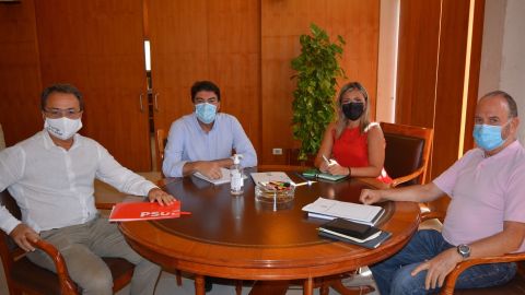 Reuni&oacute;n con el grupo socialista