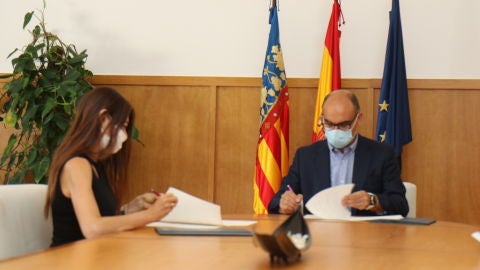 La consellera Pascual y el rector Palomar