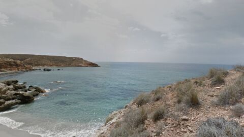Imagen de una cala de Mazarr&oacute;n, Murcia