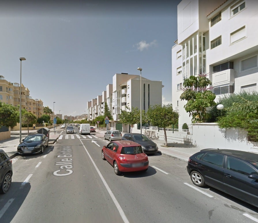 Herido un ciclista al chocar contra un coche en la Playa de San Juan Herido un ciclista al chocar contra un coche en la Playa de San Juan