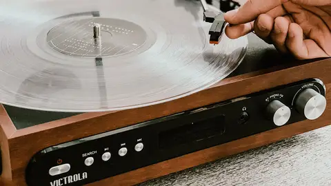 Muchos comparan la música de alta resolución con el sonido de un vinilo Muchos comparan la música de alta resolución con el sonido de un vinilo
