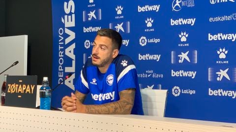 Joselu, Jugador del Deportivo Alav&eacute;s