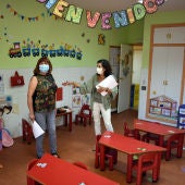 Matilde Hinojosa ha visitado la Escuela Infantil de La Granja