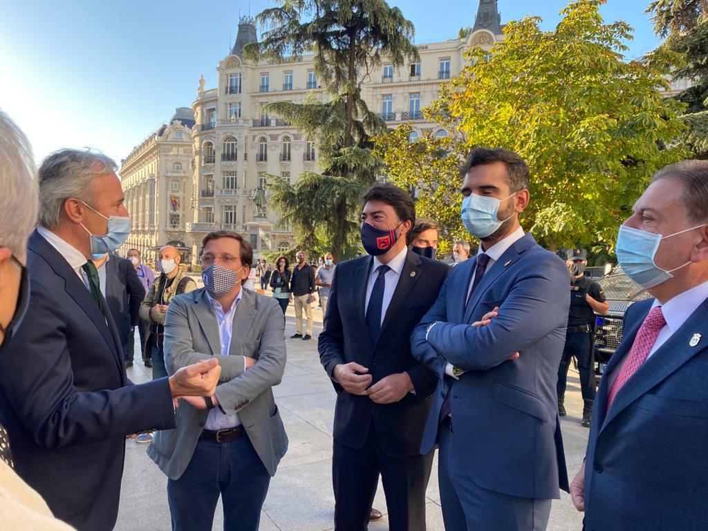 Barcala emplaza a Pedro Sánchez a escuchar a los ayuntamientos y liberar sus ahorros Barcala emplaza a Pedro Sánchez a escuchar a los ayuntamientos y liberar sus ahorros