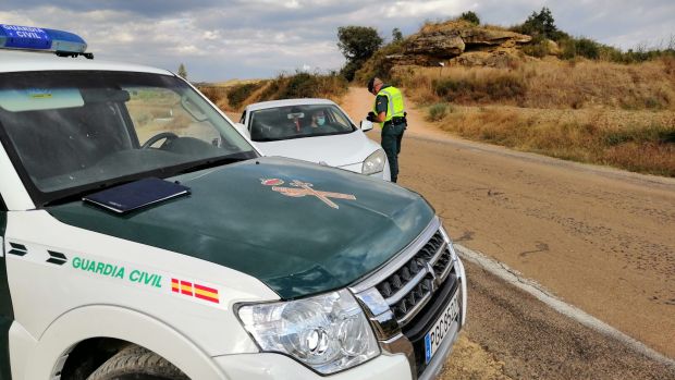 Control en el acceso al barrio de Valareña, en Ejea de los Caballeros Control en el acceso al barrio de Valareña, en Ejea de los Caballeros
