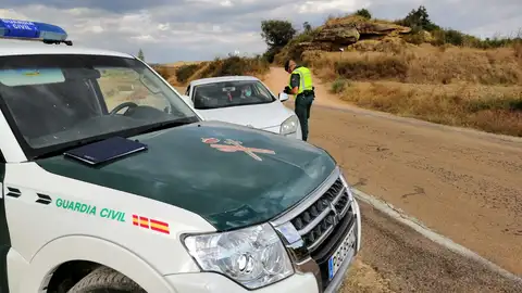 Control en el acceso al barrio de Valareña, en Ejea de los Caballeros Control en el acceso al barrio de Valareña, en Ejea de los Caballeros