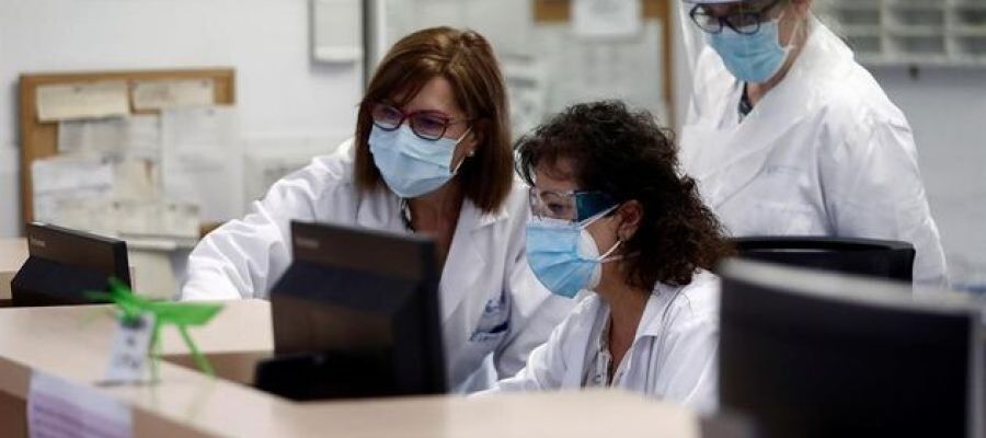 Médicos y enfermeras de Atención Primaria Médicos y enfermeras de Atención Primaria