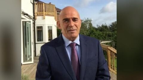  Un hombre de 60 a&ntilde;os en paro consigue m&aacute;s de 100 ofertas de empleo tras subir un v&iacute;deo a LinkedIn haciendo flexiones 