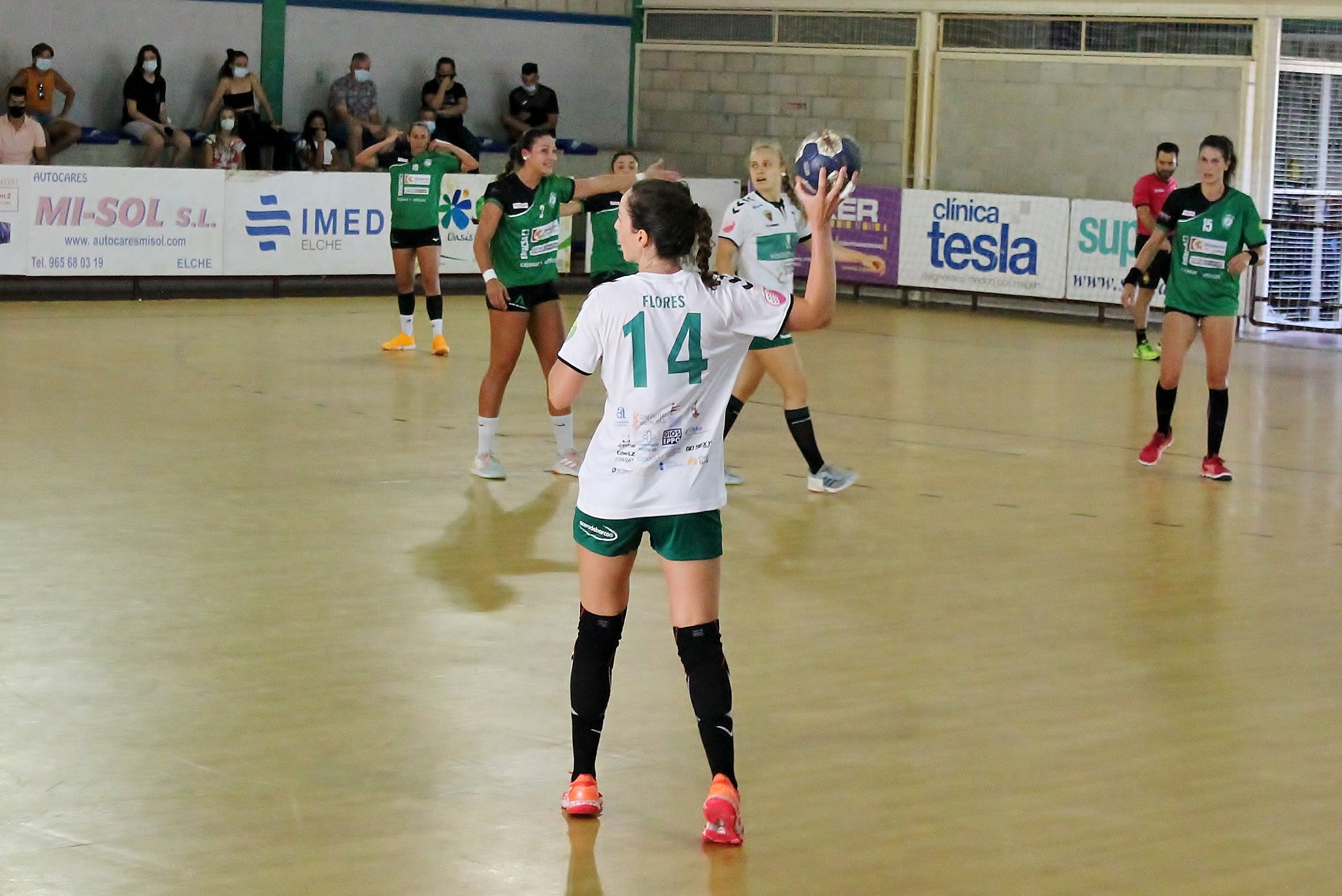Los clubes de Elche no podrán jugar en los pabellones municipales este fin de semana Los clubes de Elche no podrán jugar en los pabellones municipales este fin de semana