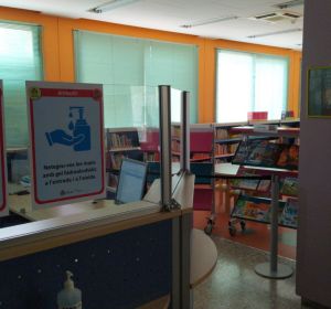 Les mesures antiCovid en la biblioteca infantil de Solades. Les mesures antiCovid en la biblioteca infantil de Solades.