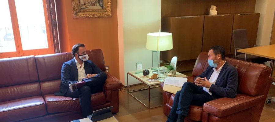El alcalde de Elche y el portavoz del PP en el Ayuntamiento de Elche. El alcalde de Elche y el portavoz del PP en el Ayuntamiento de Elche.