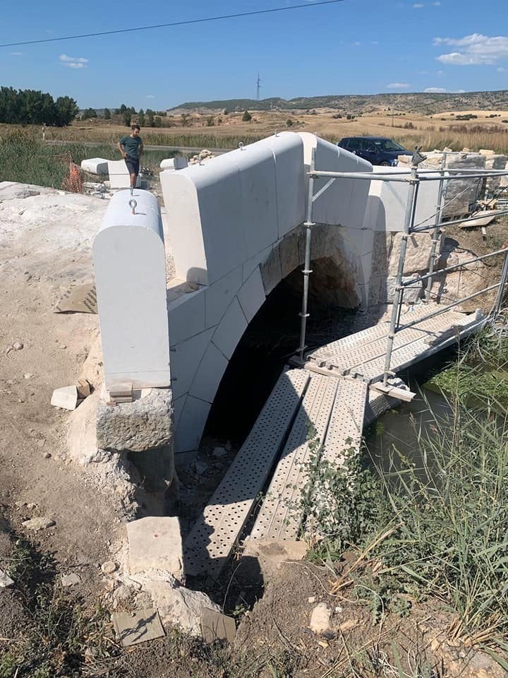 Paralizan las obras del puente de La Melgosa Paralizan las obras del puente de La Melgosa