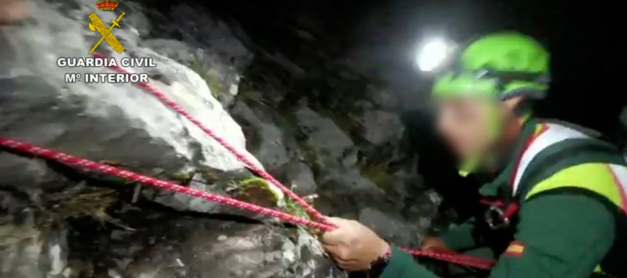 La Guardia Civil rescata a dos montañeros en el pico Espigüete La Guardia Civil rescata a dos montañeros en el pico Espigüete