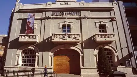 Enfront de l´Audtitori està previst instal-lar un escenari per a les actuacions del festival durant el cap de setmana. El pròxim cap de setmana es realitzaran tres concerts de jazz a l´aire lliure i amb totes les mesures de seguretat.