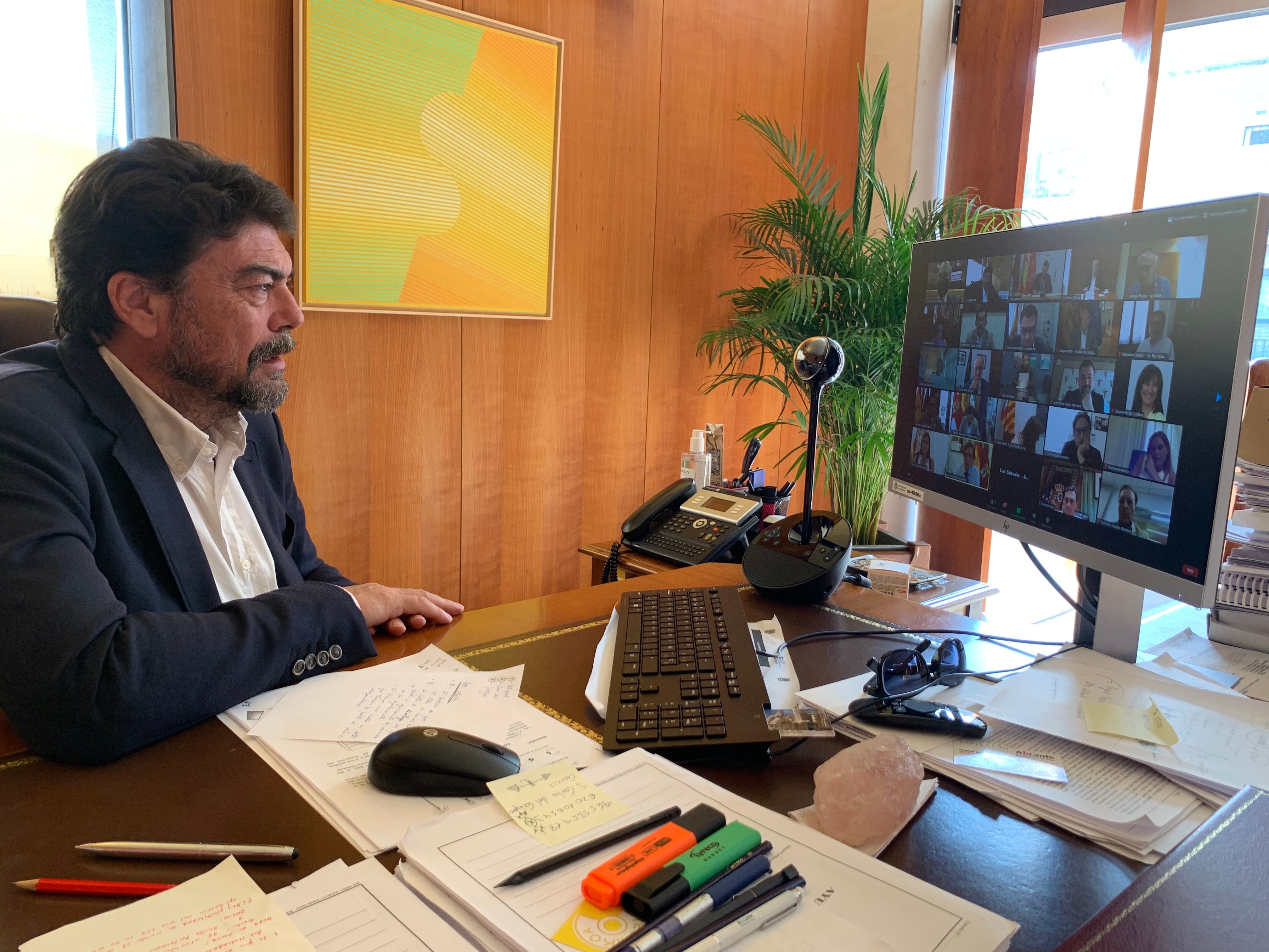 Los alcaldes rechazan el nuevo Decreto del Gobierno sobre el superávit municipal Los alcaldes rechazan el nuevo Decreto del Gobierno sobre el superávit municipal