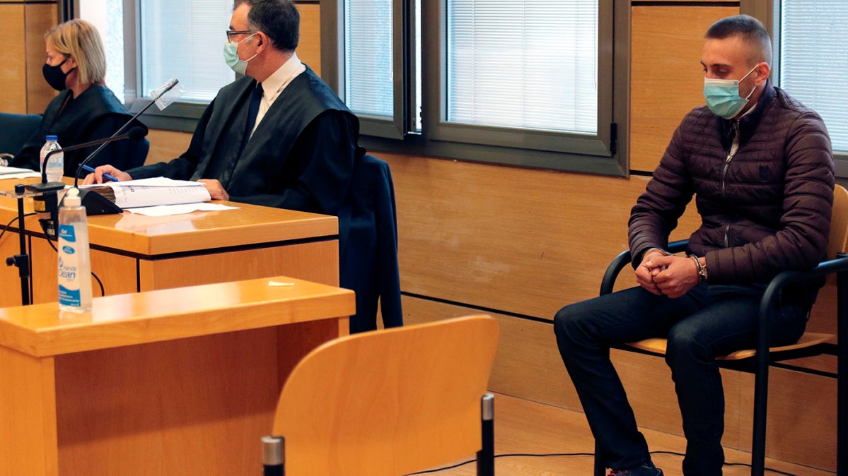 El acusado de asesinar a un ferretero de Miguelturra "estuvo tranquilo y no mostró arrepentimiento" ante la policía El acusado de asesinar a un ferretero de Miguelturra "estuvo tranquilo y no mostró arrepentimiento" ante la policía