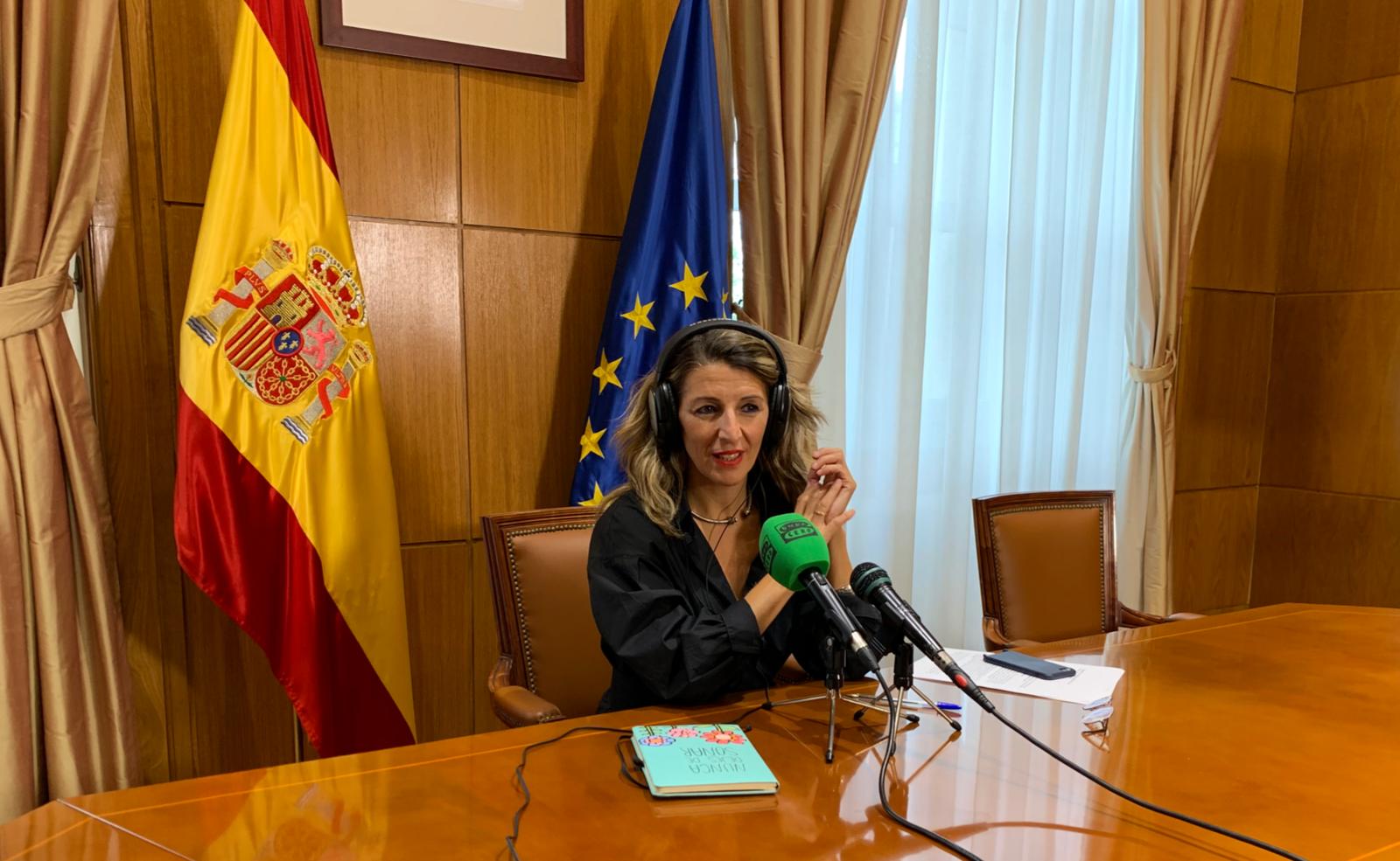 Yolanda Díaz: "Habrá ERTE mientras sea necesario, no vamos a dejar caer a ninguna empresa ni a ningún trabajador" Yolanda Díaz: "Habrá ERTE mientras sea necesario, no vamos a dejar caer a ninguna empresa ni a ningún trabajador"