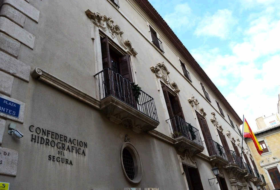 El Jefe del Servicio de Policía de Aguas y Cauces de la CHS se refiere a Huermur como "gestapo medioambiental" en un documento oficial El Jefe del Servicio de Policía de Aguas y Cauces de la CHS se refiere a Huermur como "gestapo medioambiental" en un documento oficial