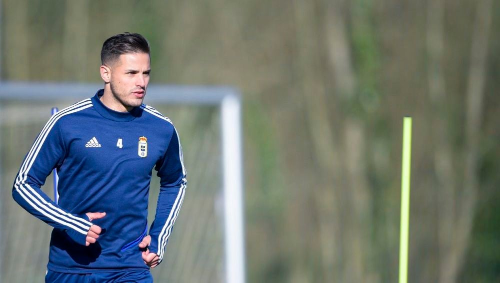 Luismi Sánchez no usa su casco de protección en los entrenamientos.