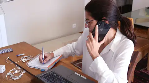 El consell de ministres ha aprovat un decret llei per regular el teletreball El consell de ministres ha aprovat un decret llei per regular el teletreball