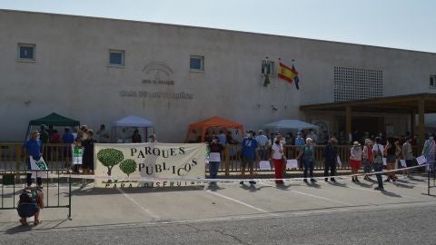 Cadena humana en Los Toru&ntilde;os