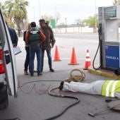 Investigación de la Guardia Civil en la gasolinera de Coria del Río