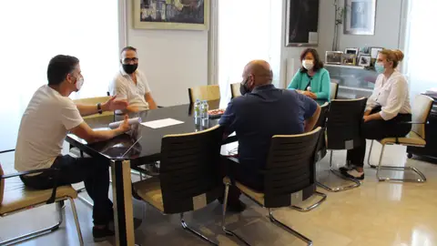 Reunión Floristas de Alcázar Sobre Día de Todos los Santos