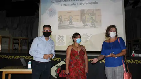 Juan José Castelló junto a Caridad Soriano y Montserrat Angulo Juan José Castelló junto a Caridad Soriano y Montserrat Angulo
