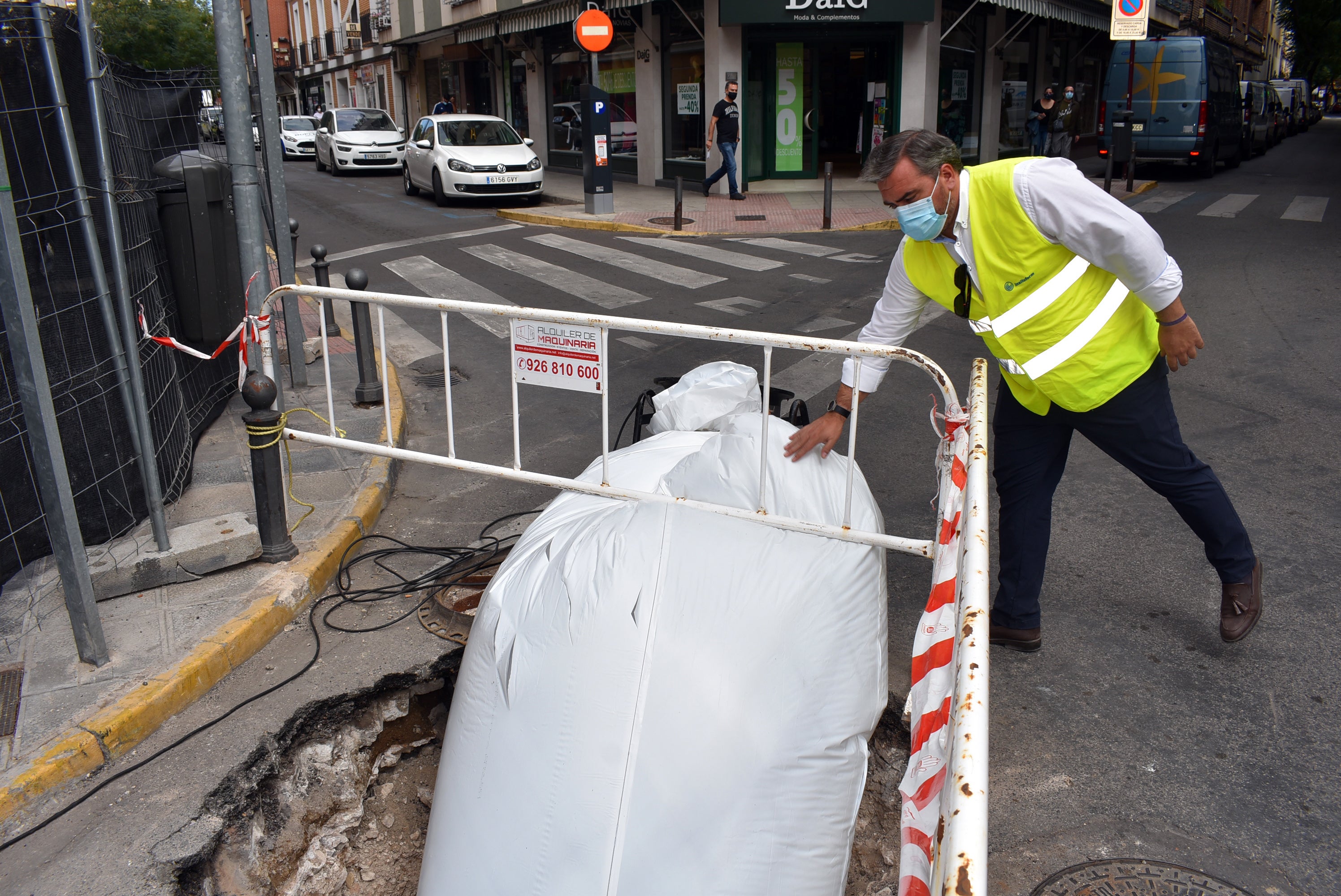 Ciudad Real utiliza una novedosa técnica para la renovación del colector de la calle Calatrava Ciudad Real utiliza una novedosa técnica para la renovación del colector de la calle Calatrava