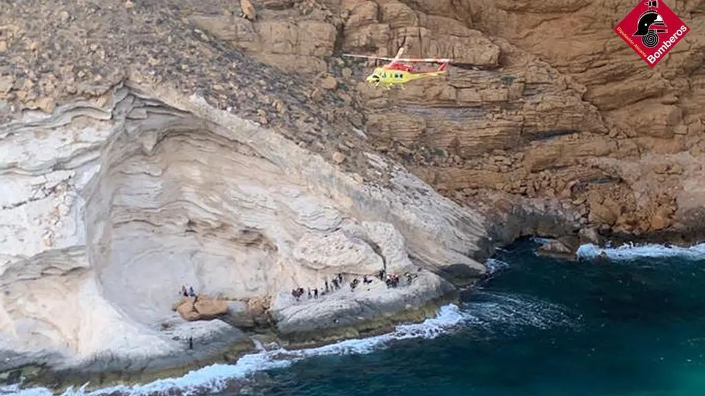 Un momento del rescate en Benidorm Un momento del rescate en Benidorm