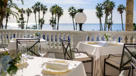 Terraza del Restaurante Príncipe de Asturias del Gran Hotel Miramar Menús ejecutivos