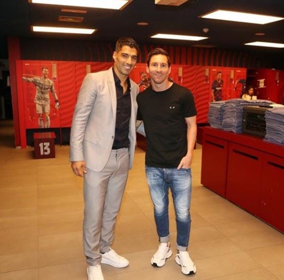 Leo Messi se despide de Luis Suárez y carga contra la directiva del club: "Ya no me sorprende nada" Leo Messi se despide de Luis Suárez y carga contra la directiva del club: "Ya no me sorprende nada"