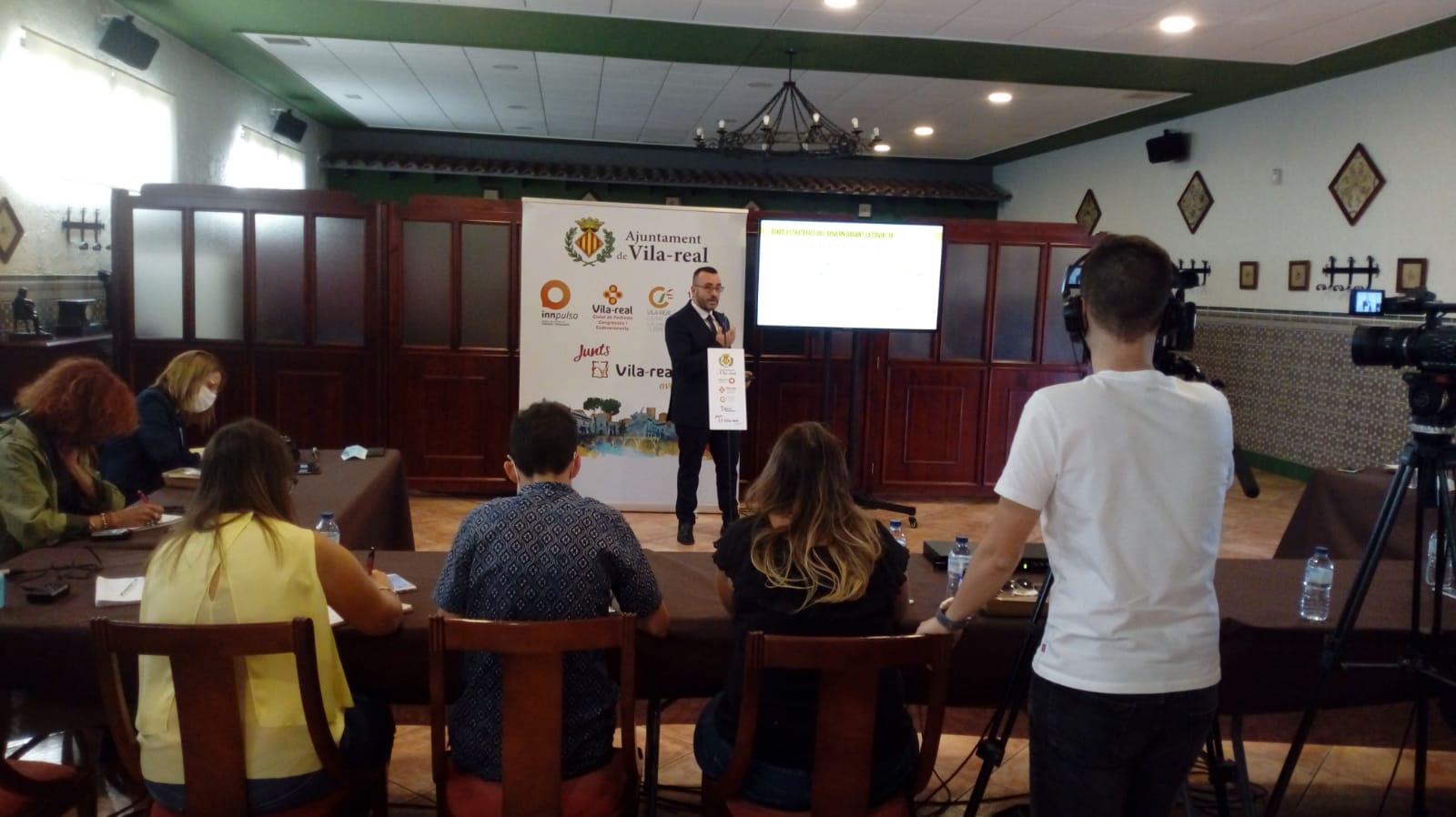 Vila-real busca solucions per a reconvertir el sector de l'oci nocturn Vila-real busca solucions per a reconvertir el sector de l'oci nocturn