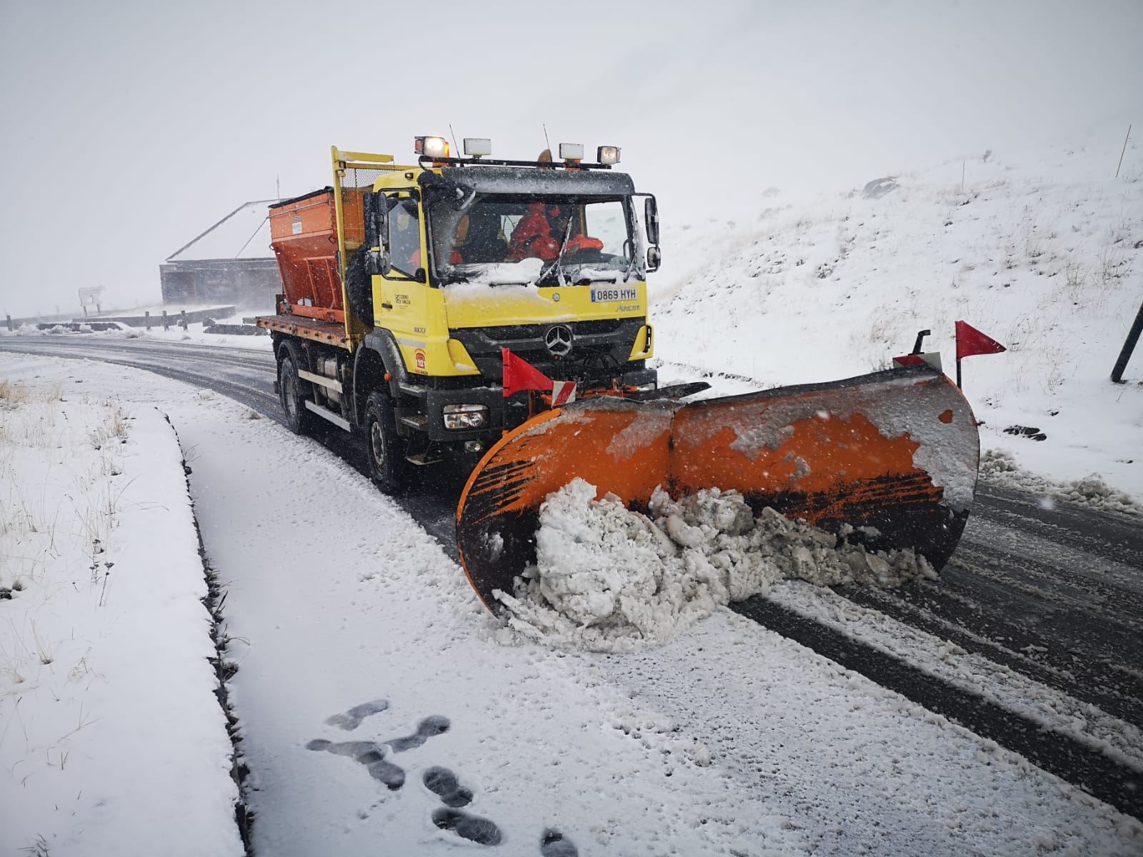 La nieve ya ha llegado al Pirineo aragonés La nieve ya ha llegado al Pirineo aragonés
