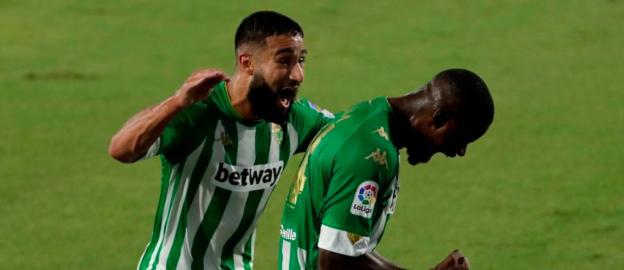 Fekir y William Carvalho celebran un gol del Betis. Fekir y William Carvalho celebran un gol del Betis.