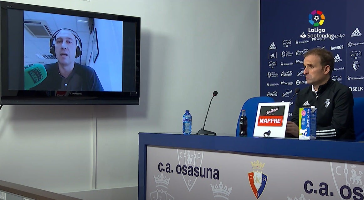 Jagoba Arrasate: "Tenemos que jugar al límite para tener opciones, o espabilamos o lo vamos a tener complicado" Jagoba Arrasate: "Tenemos que jugar al límite para tener opciones, o espabilamos o lo vamos a tener complicado"