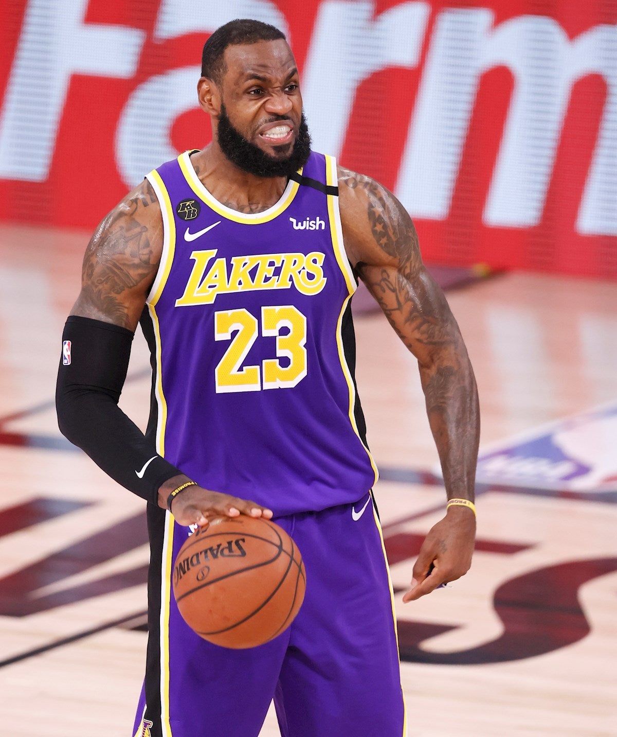 Rubén Amón indulta a Lebron James: "Es el rey de la tierra igual que Jordan es el dios de los cielos" Rubén Amón indulta a Lebron James: "Es el rey de la tierra igual que Jordan es el dios de los cielos"
